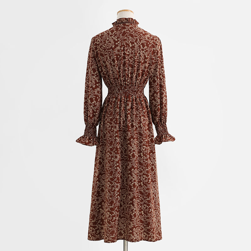 The new little man looks thin and covers his belly over his knees. Tea break dress 2279