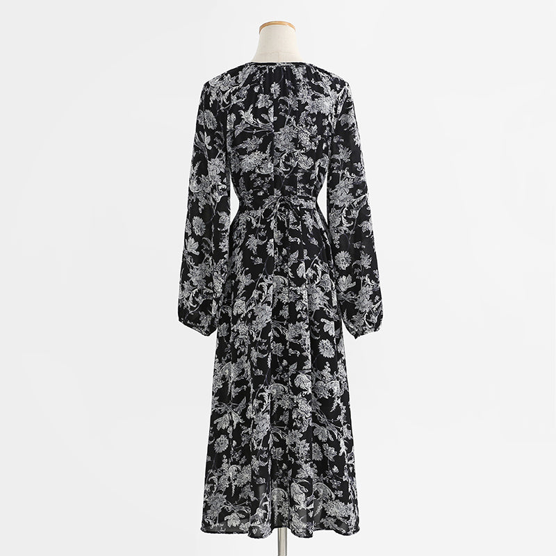 New long sleeved lady temperament black skirt retro long skirt 2335