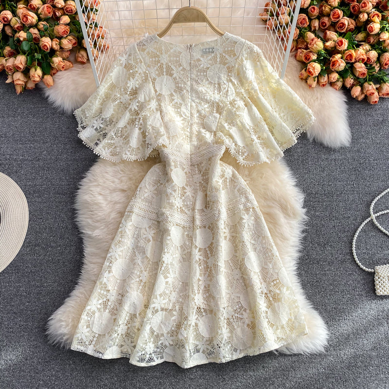 Robe en dentelle fine avec broderie ajourée et crochet à fleurs, fermeture à la taille, 2987