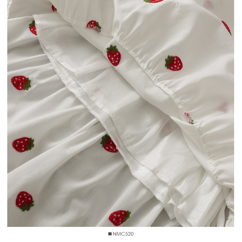 Sweet wind strawberry embroidery stitched medium length skirt 2584