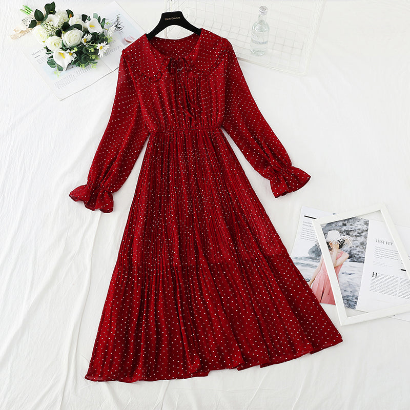 Salziges und süßes Revers, kleiner duftender Wind, plissierter Chiffon, gebrochener Blumenrock. 2392