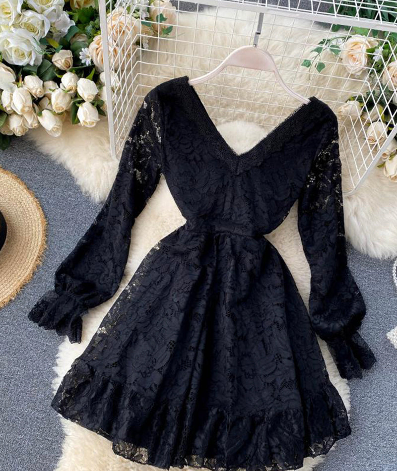 Robe courte en dentelle à col en V mignonne robe en dentelle 1039