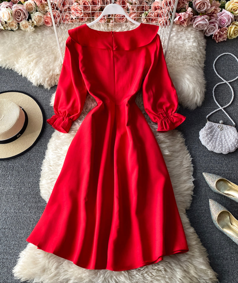 Robe mignonne à col en V et coupe trapèze 948