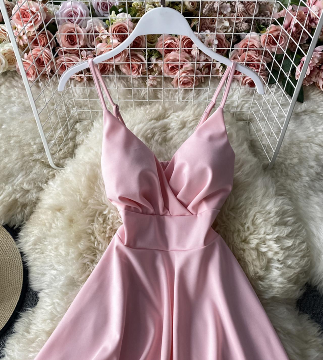 Süßes kurzes Kleid in A-Linie mit V-Ausschnitt 804