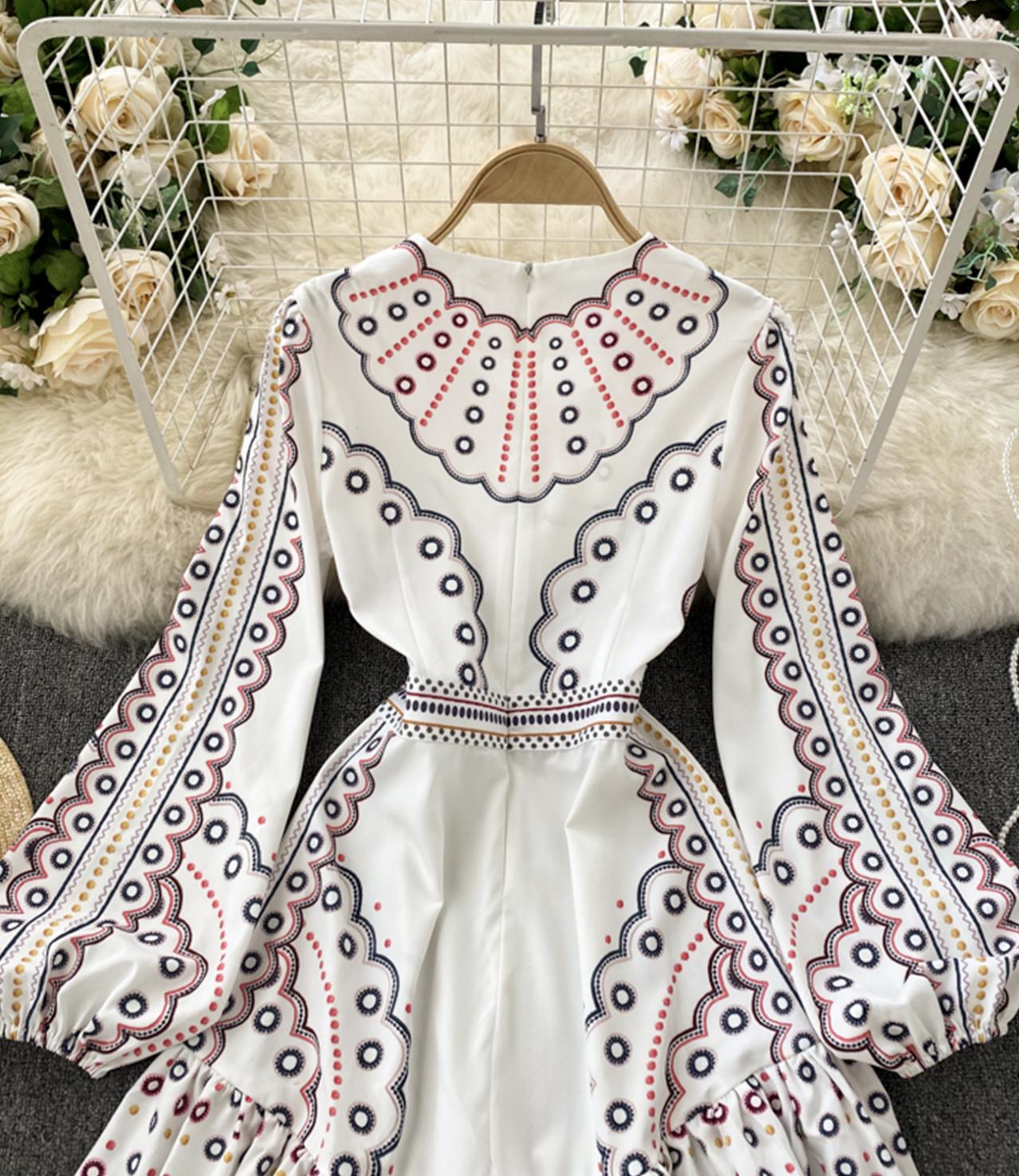 Süßes langärmliges Kleid in A-Linie 832