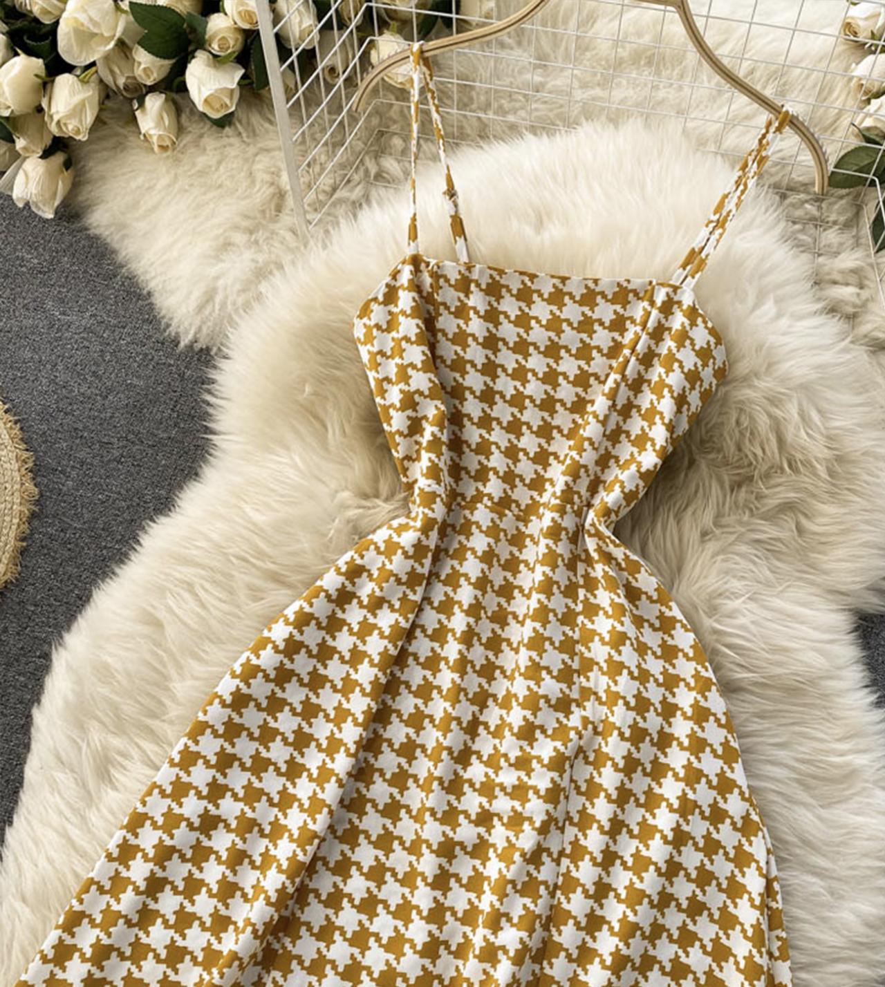 Robe élégante à épaules dénudées en coupe A 777