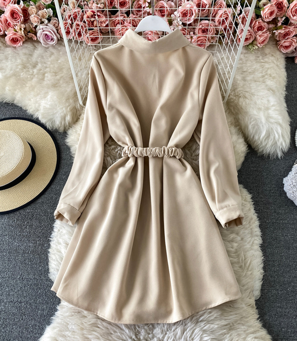 Schlichtes Hemdkleid in A-Linie mit langen Ärmeln 874