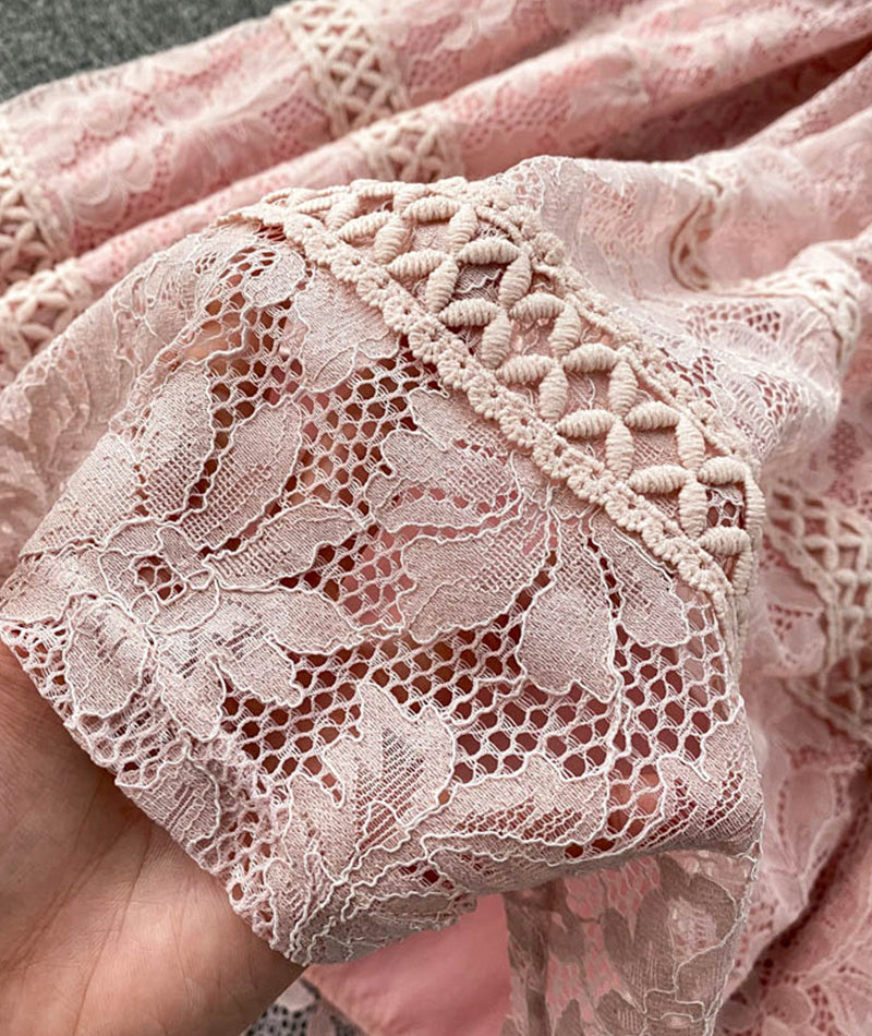 Elegantes Langarmkleid aus Spitze mit O-Ausschnitt 970