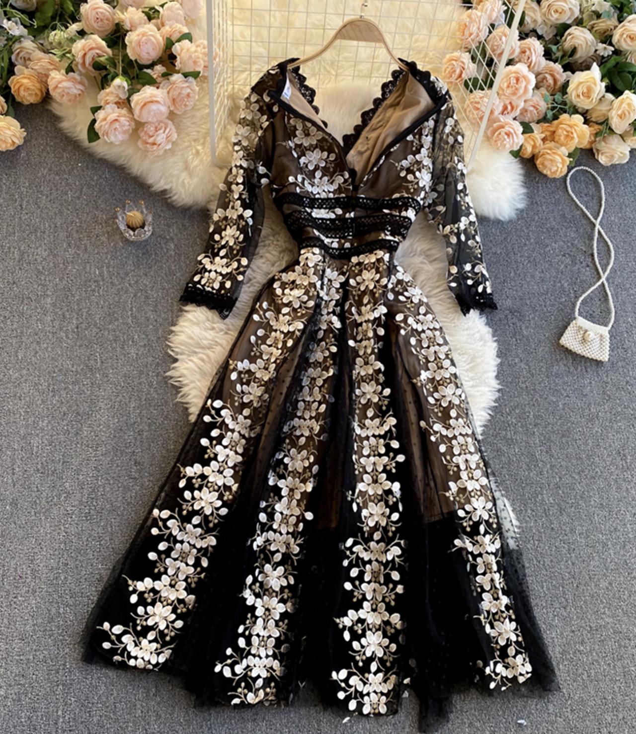 Robe noire en dentelle à col en V Robe de soirée trapèze 827