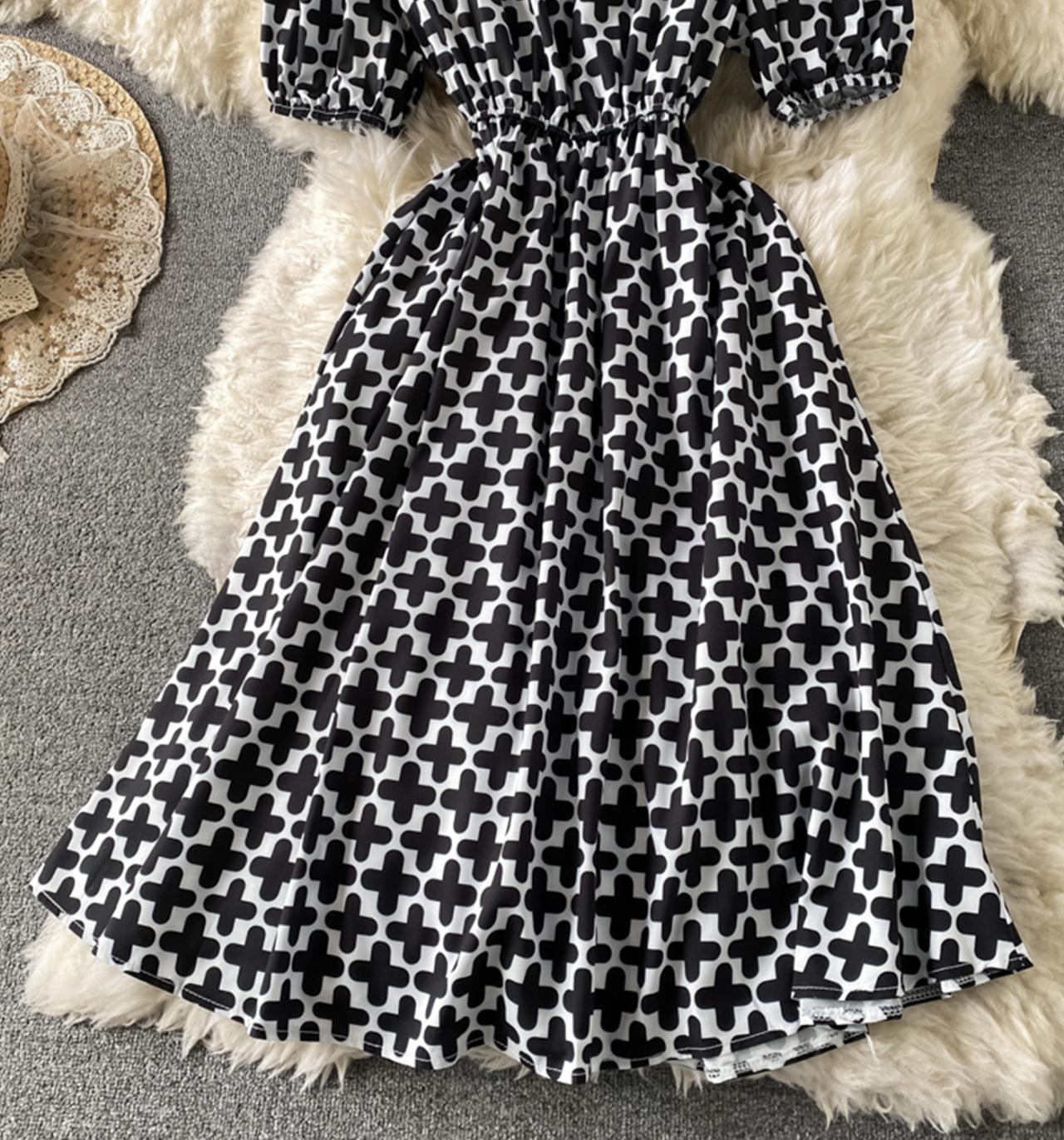 Robe trapèze mignonne à col rond et nœud dans le dos 706