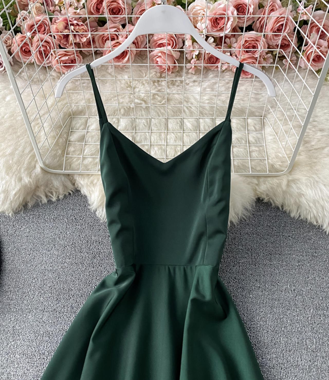 Robe simple à col en V et coupe trapèze 739