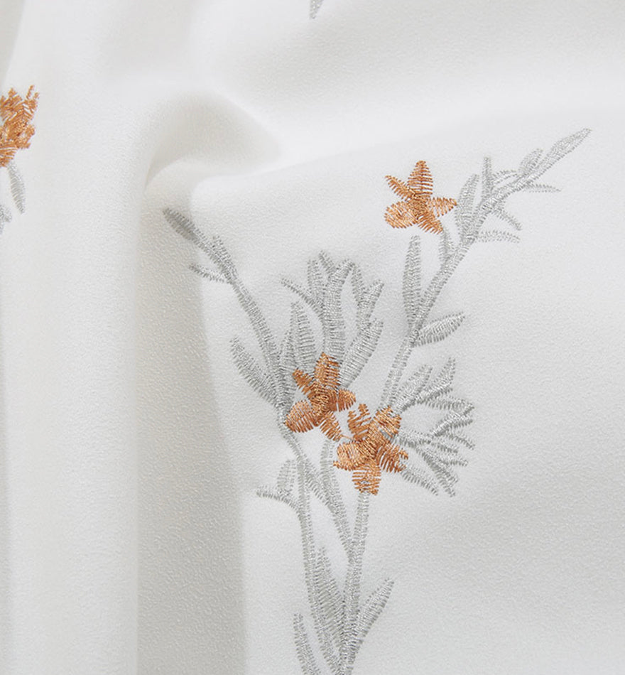 Cute embroidered long-sleeved T shirt 072