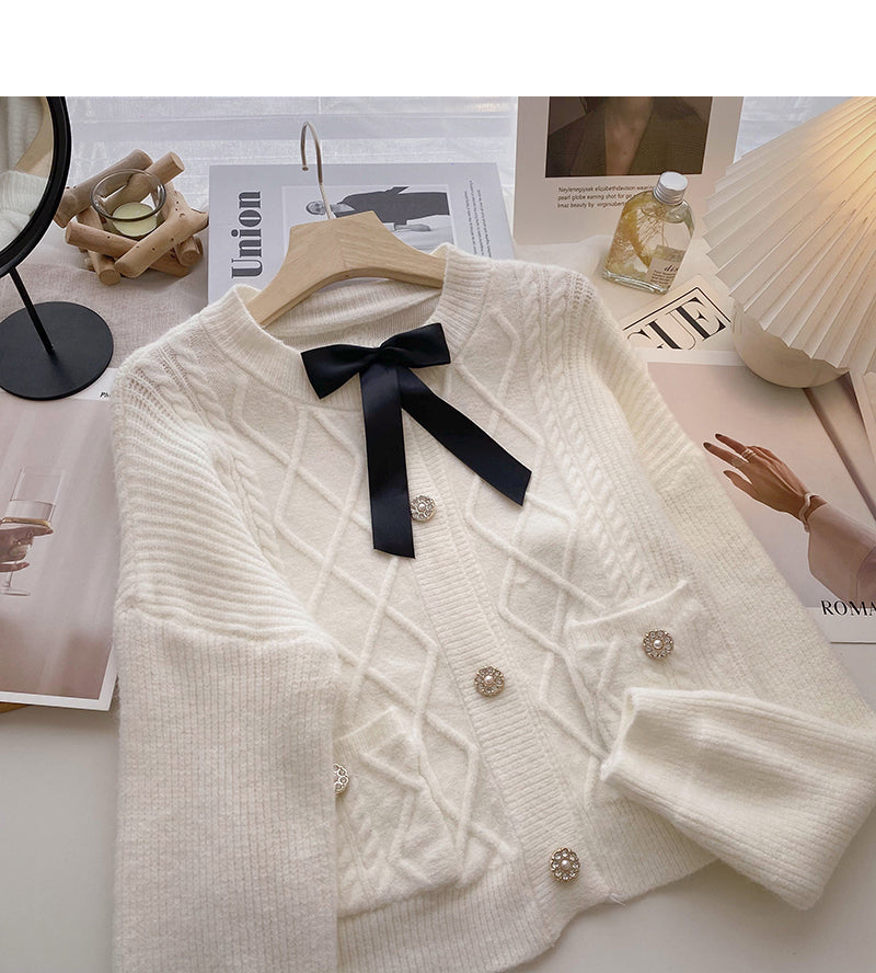 Rundhalspullover mit Vintage-Schleife 6195