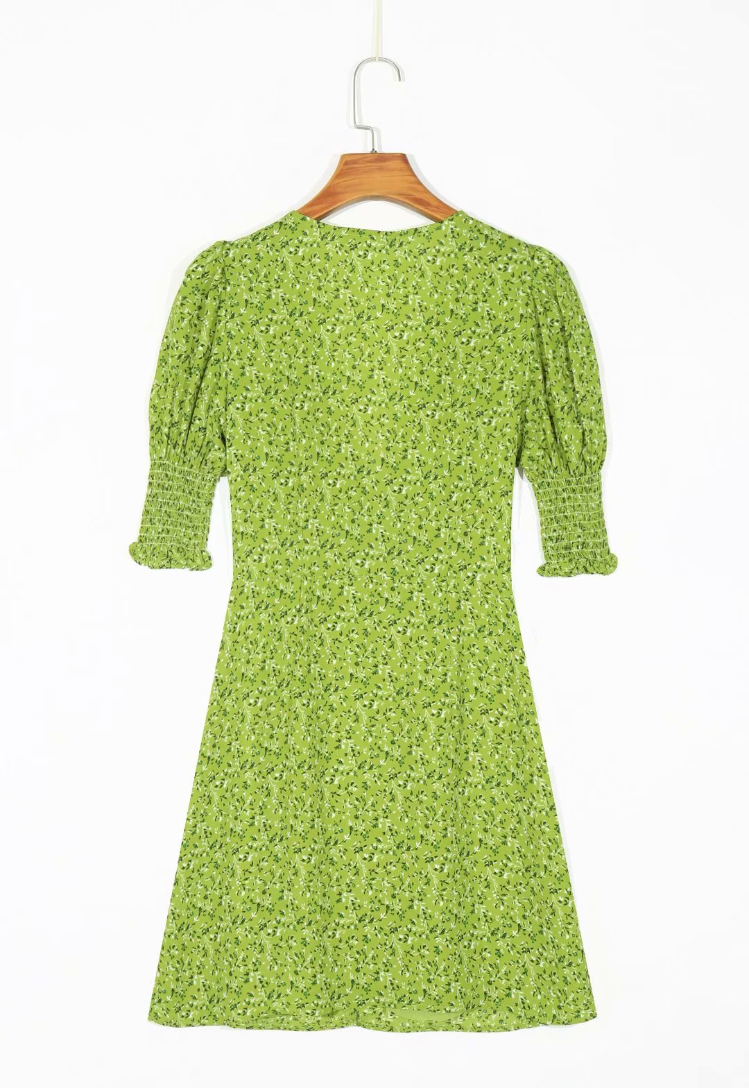 Robe vintage à imprimé floral avec boutons et taille slim et col en V 7042