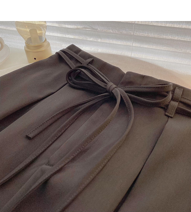 The new Korean style has a slim and vertical A-line skirt 5713