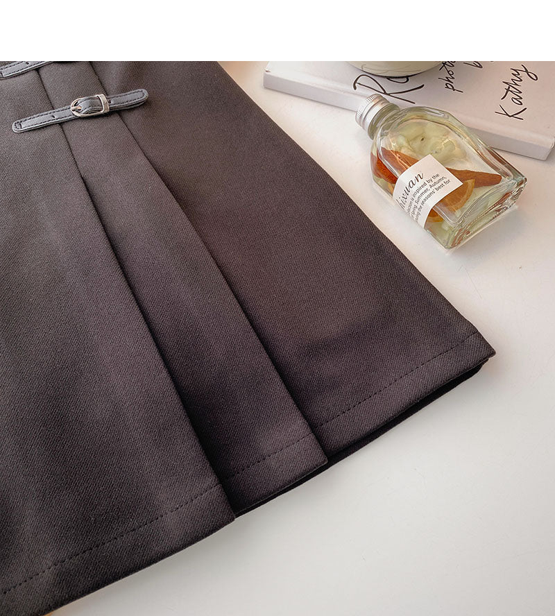 Pleated skirt is thin, A-line high waist and versatile short skirt 5422