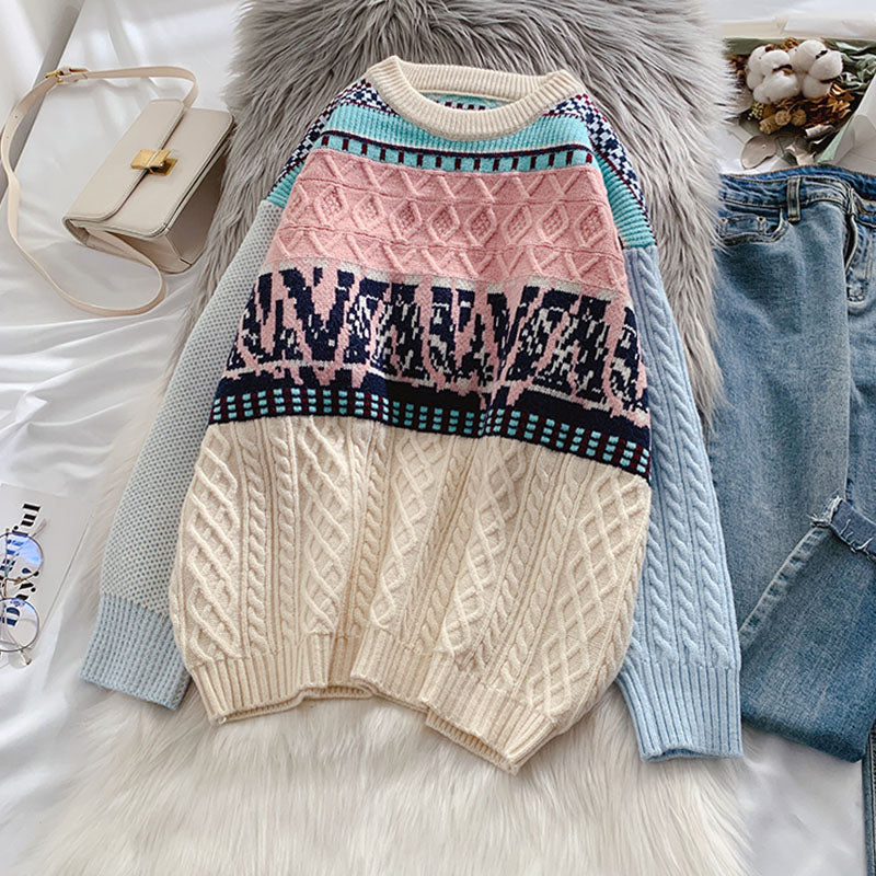 Design sense: a small number of people wear sweaters outside 5113