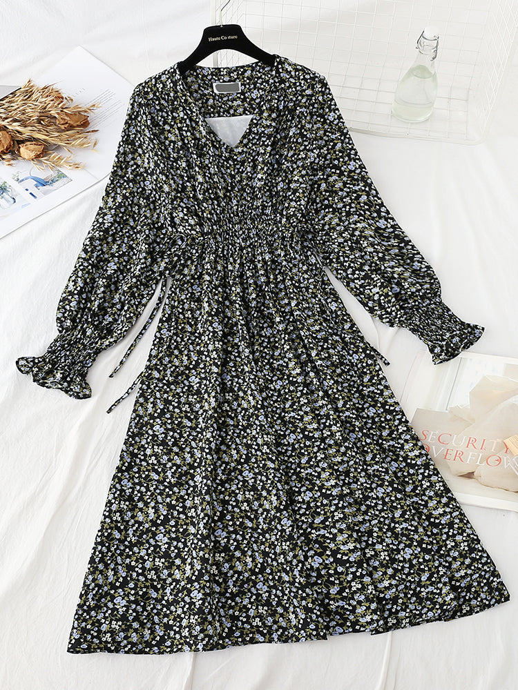 The floral dress is gentle and thin, and it fits inside 4796