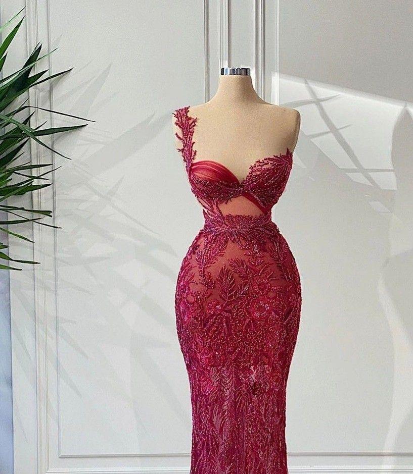 Robe de soirée moulante sexy bordeaux longue et luxueuse à une épaule gh2724