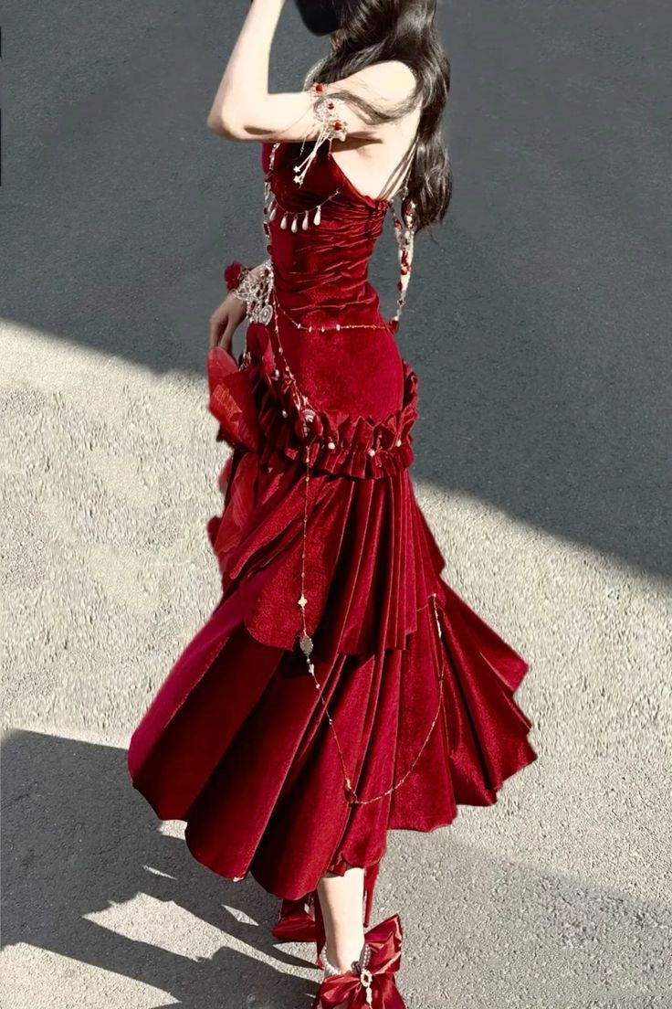 Burgundy Gorgeous Elegant Delicate Beaded Spaghetti Strap Long Ruffled Velvet Ball Gown Evening Gown Party Dress gh4170