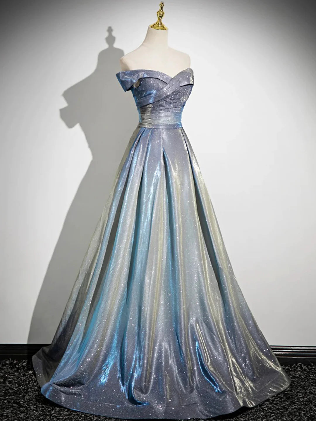 Blaues, modisches, elegantes, schulterfreies A-Linien-Abendkleid aus Satin mit bodenlangem, langem Ballkleid und Abendkleid mit Farbverlauf, Abschlusskleid gh3438