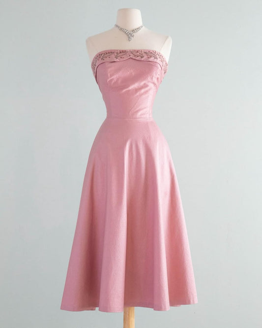 girlhomeshops – Rosa Satin-Midi-Ballkleid mit Perlenbesatz, gh5617