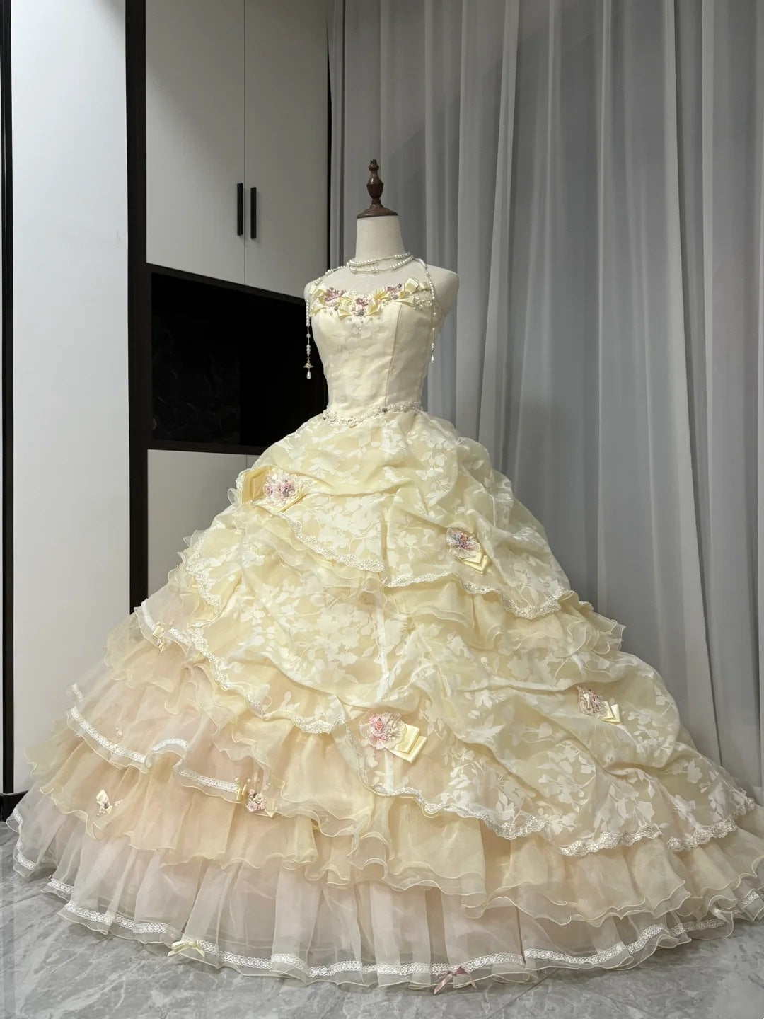 Robe de bal longue en tulle jaune à fleurs et perles, robe de Quinceanera pour 16e anniversaire, gh4737