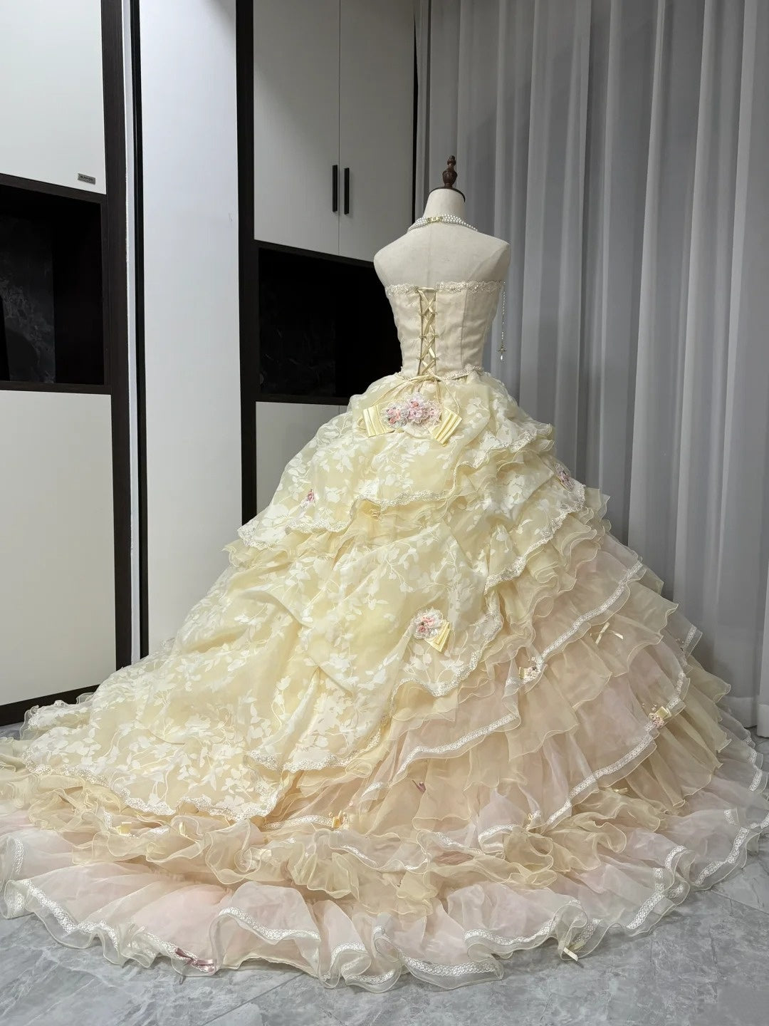 Robe de bal longue en tulle jaune à fleurs et perles, robe de Quinceanera pour 16e anniversaire, gh4737