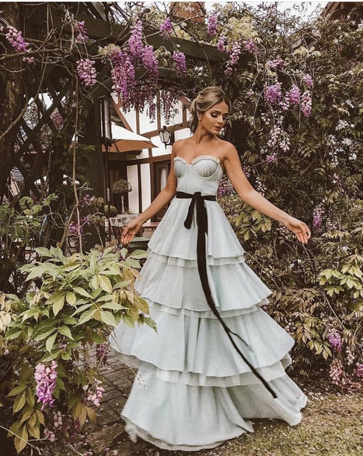 Robe de soirée élégante longue en tulle à volants et à manches longues, haut tube blanc, gh3364