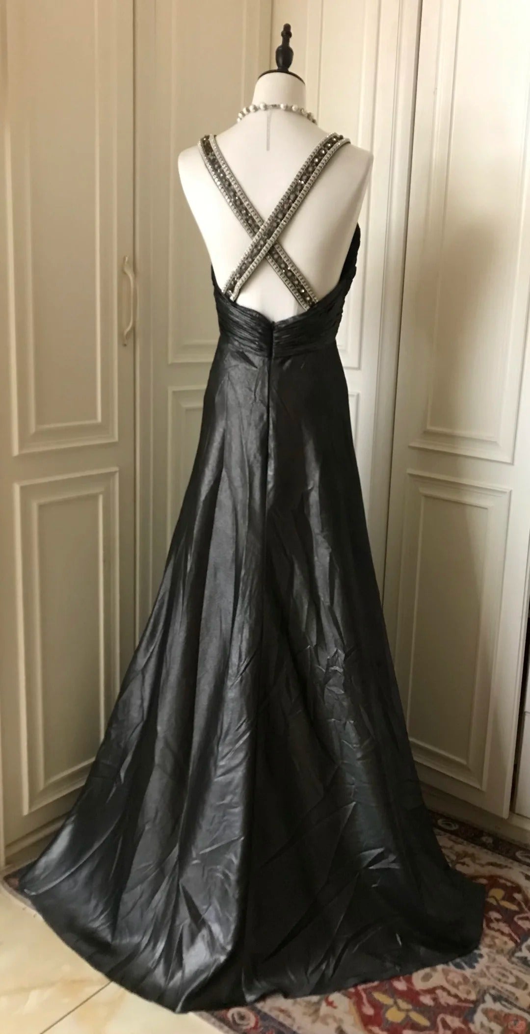 ✨🖤Black beaded mysterious and noble black swan vintag Downton Abbey deep V long satin ball gown evening dress gh4390