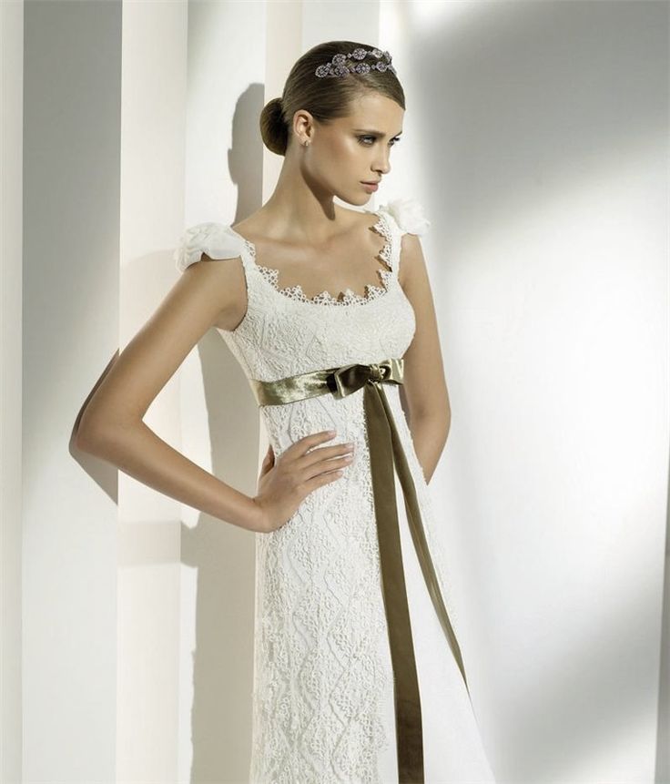 Robe de soirée longue en satin blanc, élégante et vintage, en dentelle verte, avec ruban, longueur au sol, petite queue, robe de bal, robe de soirée, robe de bal, robe de mariée, robe d'invitée de mariage, robe de demoiselle d'honneur, gh3789