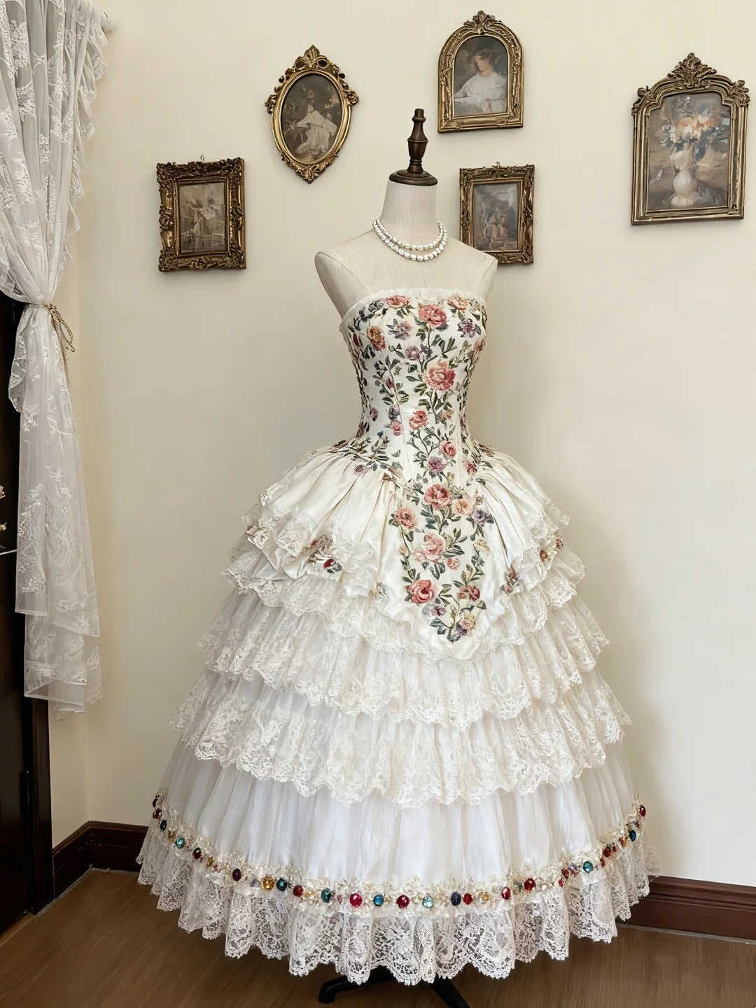 girlhomeshops-Classical Garden Style Embroidered Satin & Lace - Paneled Strapless Floor - Length Evening Dress gh5889