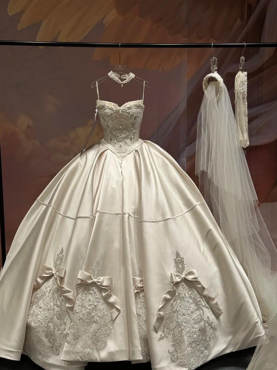 Girlhomeshops - Robe de mariée princesse en satin, douce, classique, élégante, longue, en dentelle exquise gh5447