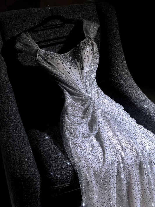 girlhomeshops – Weißes, wunderschönes, exquisites, perlenbesetztes, langes Prinzessinnen-Ballkleid aus Tüll, Ballkleid gh5694