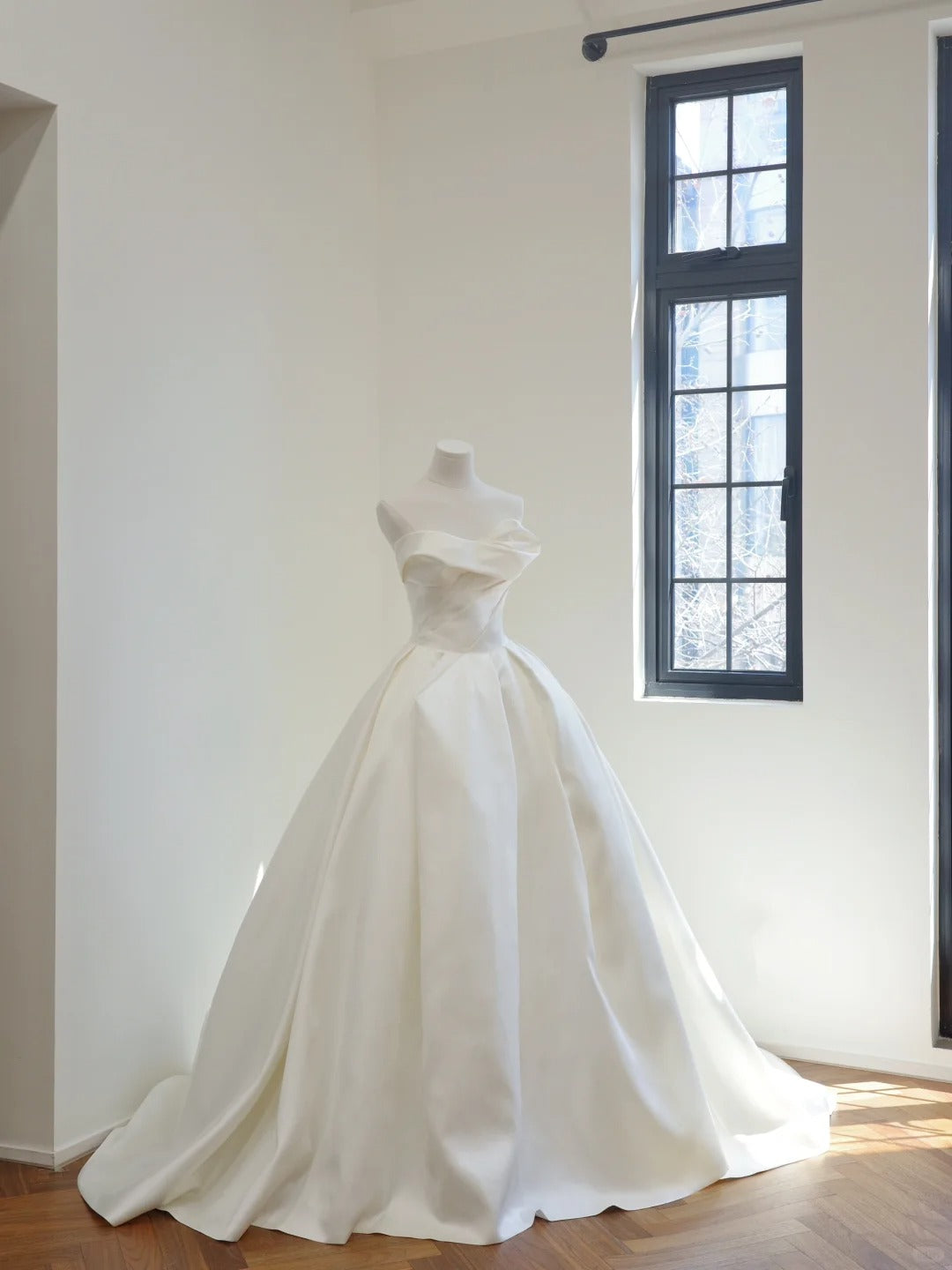 Girlhomeshops - (sans voile) Robe de soirée élégante en satin blanc, longue traîne, robe de mariée gh5062