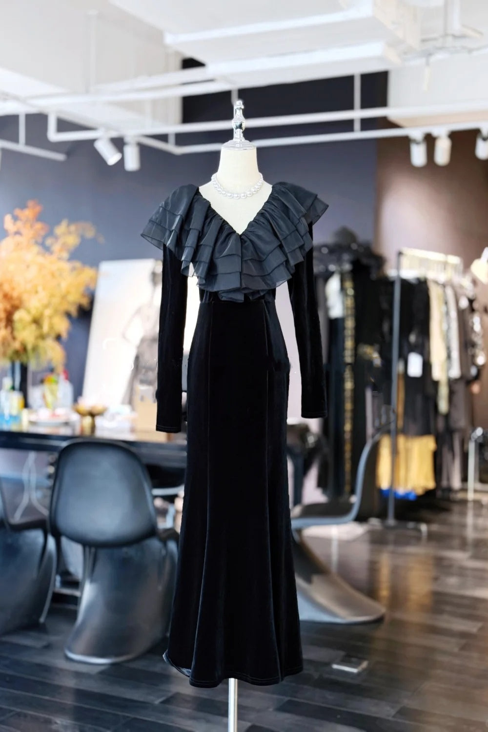 Black Velvet Ruffled Long-Sleeve Floor-Length Gown gh6384