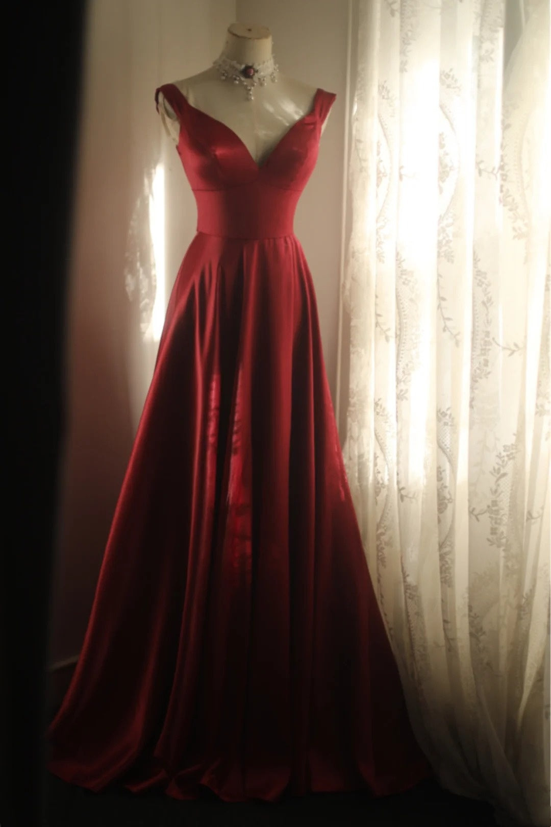 Girlhomeshops - Robe de soirée trapèze en satin rouge vin sans manches, longueur au sol, gh5832