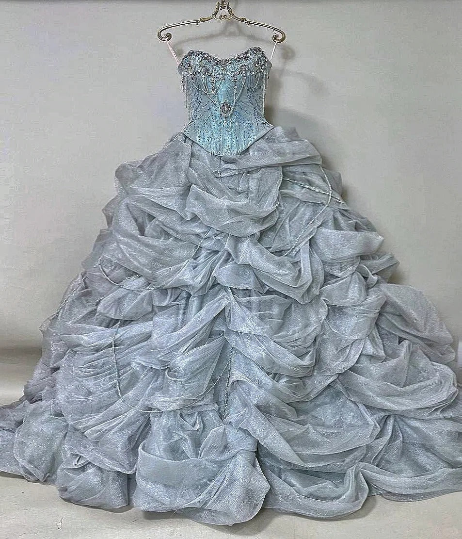 Girlhomeshops - Eisblaues, wunderschönes, silbernes Perlenbesatz, modisches und elegantes, langes, mehrlagiges Prinzessinnen-Ballkleid aus Tüll gh5326