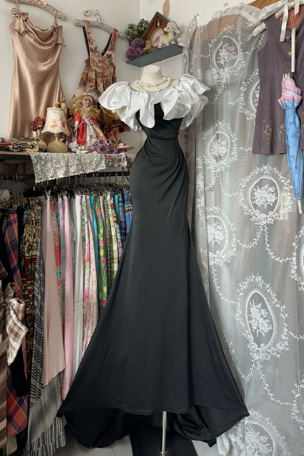 girlhomeshops-Black And White Long Floor-Length Satin Prom Dress gh6234