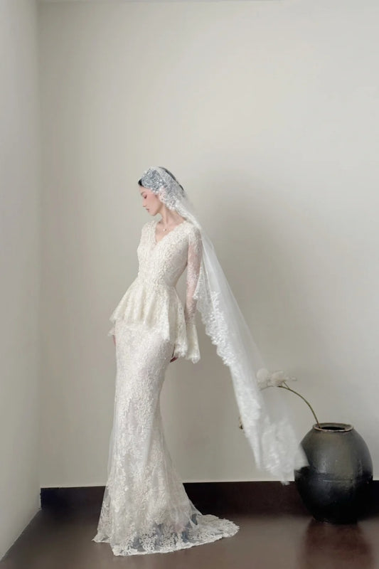 girlhomeshops - Robe de mariée sirène longue à manches longues et col en V en dentelle blanche vintage gh6095