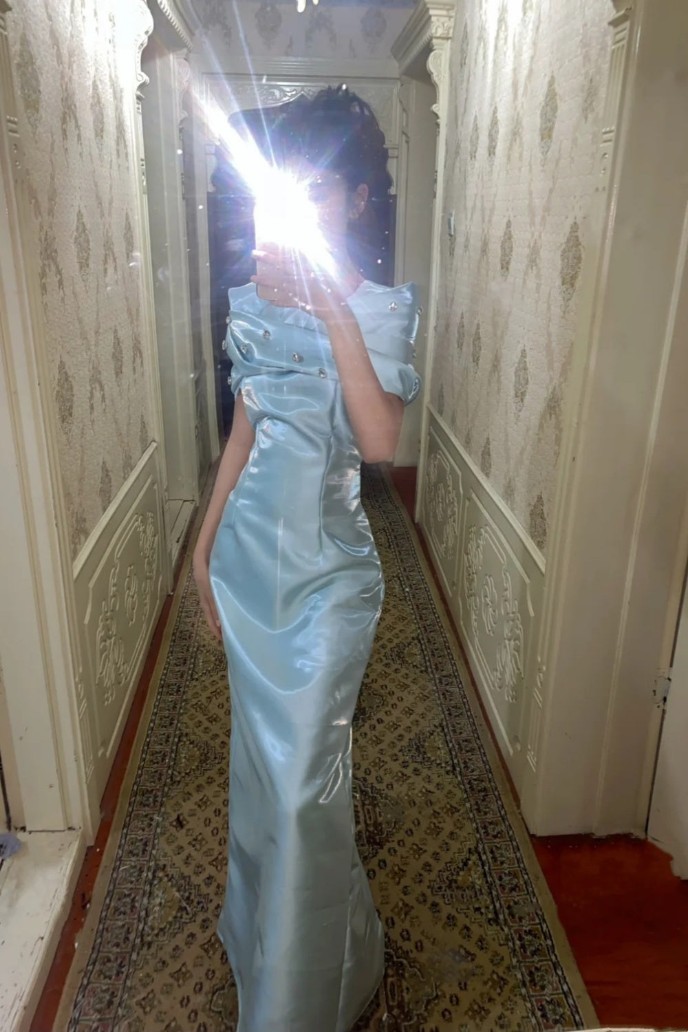 girlhomeshops-Light Blue Satin Diamond - Studded Gown, Elegant Lines Show Light Luxury Texture gh5900