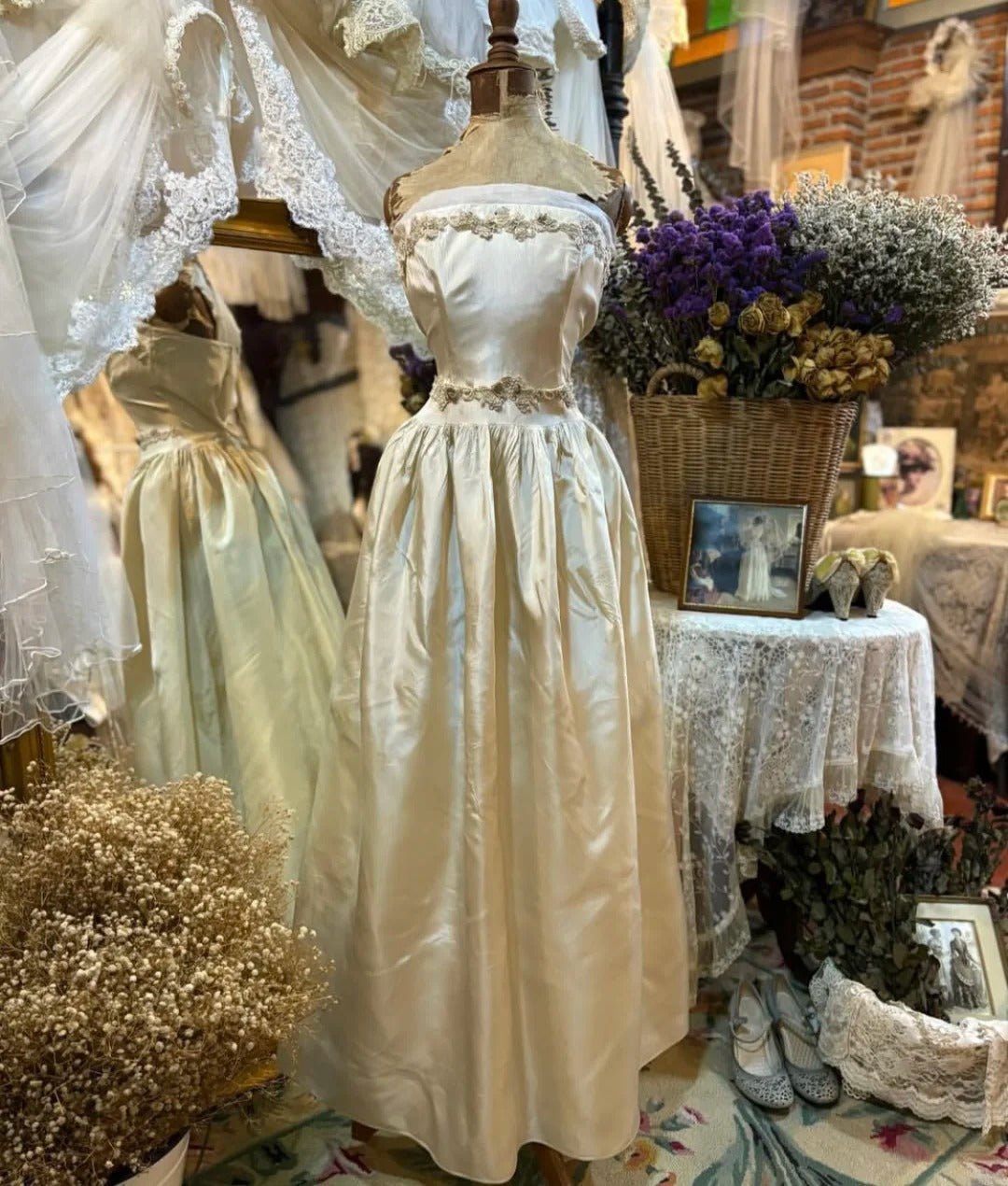 Girlhomeshops-Beige Beaded Long Vintage Elegant Satin Prom dress Evening Dress gh5043