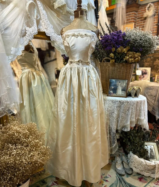 Girlhomeshops-Beige Beaded Long Vintage Elegant Satin Prom dress Evening Dress gh5043