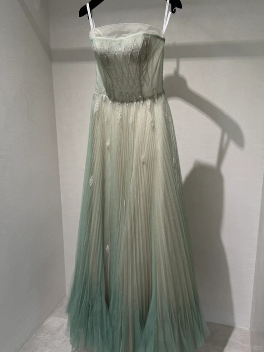 Grünes, feenhaftes, sanft perlenbesetztes, langes Tüll-Ballkleid, Abendkleid gh4360