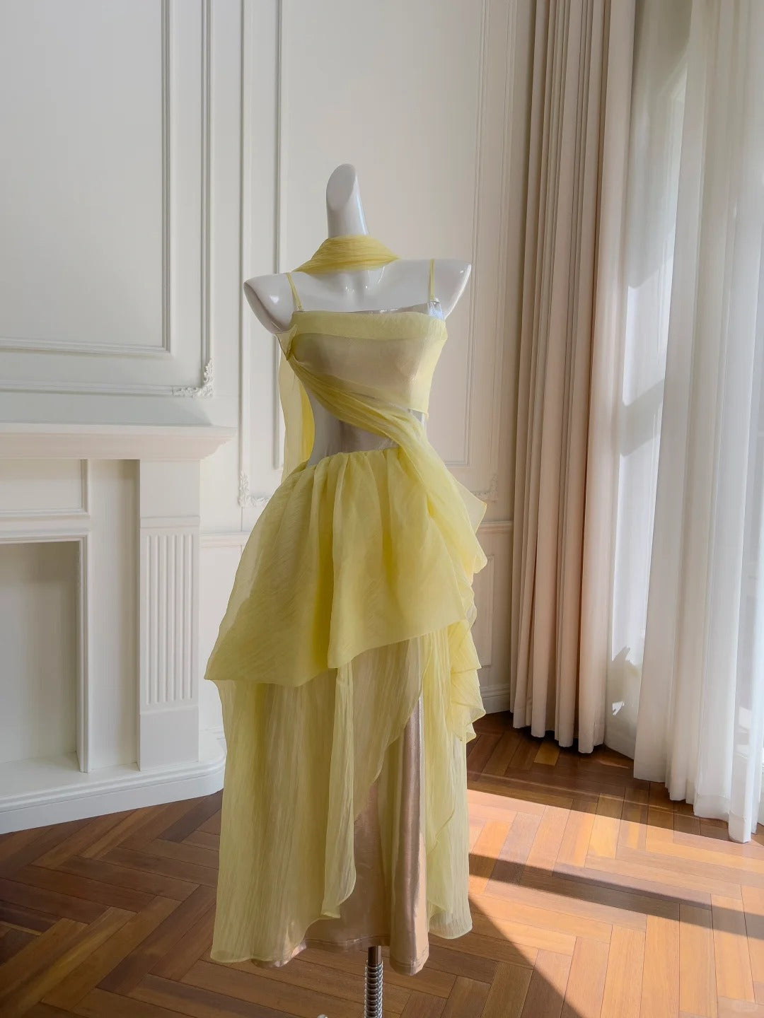 Robe de soirée longue fluide en mousseline de soie, style futuriste, jaune argenté, gh4404