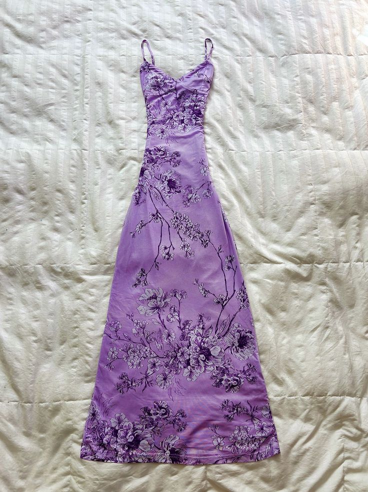 Robe longue à fines bretelles spaghetti en satin violet à motif floral : tissu satiné, sans manches, robe de soirée rétro formelle gh6618