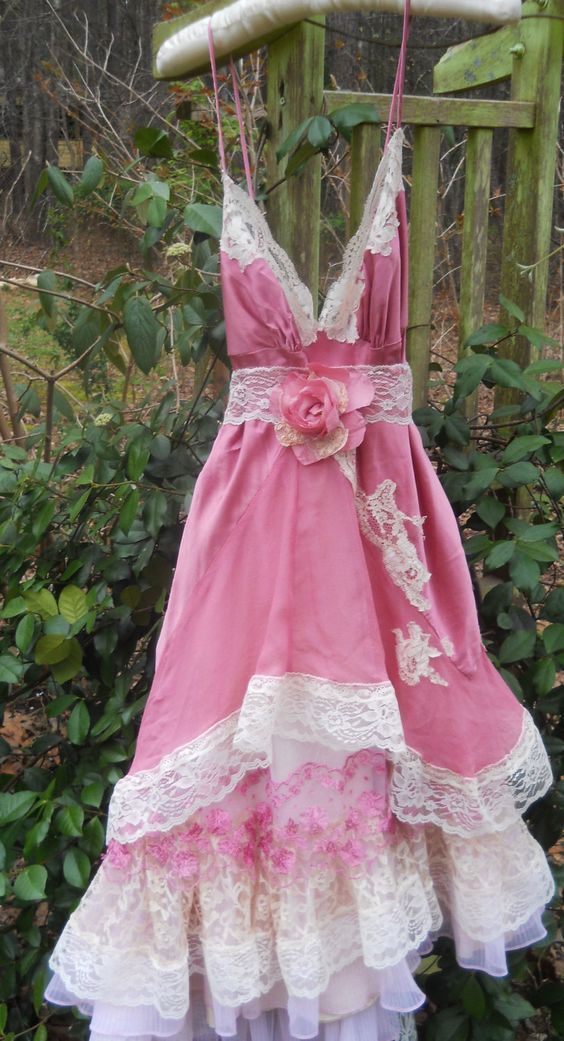 Rosa Spaghettiträger Spitzenrüschen Langes Ballkleid Abendkleid Gartenpartykleid gh3158
