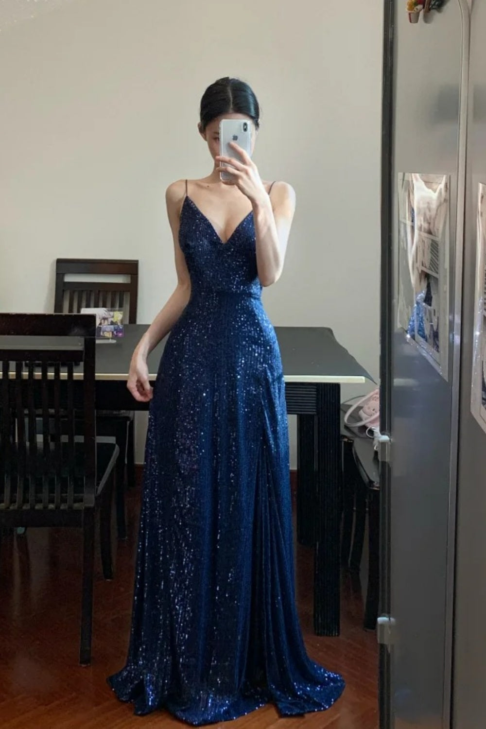 Robe de bal élégante et sexy à fines bretelles et sequins, col en V long, violette, modèle gh6627