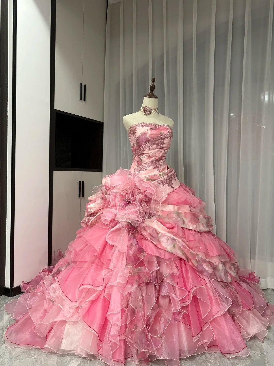 Robe de bal longue en tulle rose à fleurs et perles, robe de Quinceanera pour 16e anniversaire, gh4736