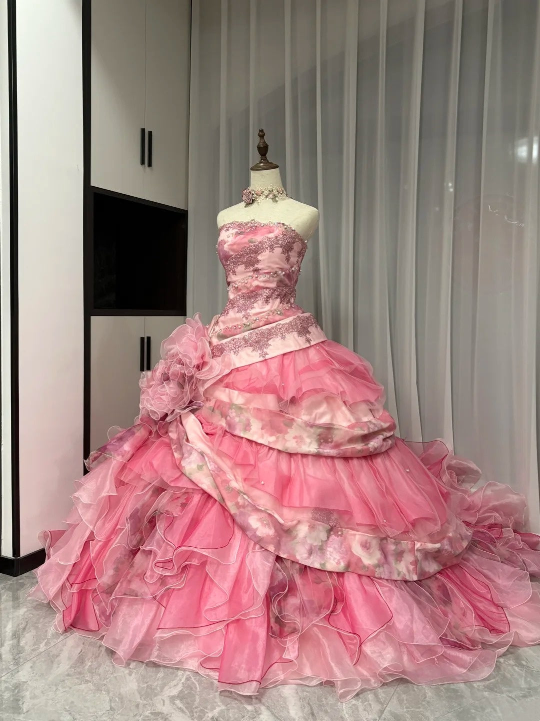 Robe de bal longue en tulle rose à fleurs et perles, robe de Quinceanera pour 16e anniversaire, gh4736
